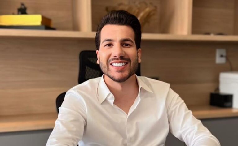 Uelicon Venâncio desembarca em São Paulo para tour de entrevistas com grandes emissoras, podcasts e portais de notícias