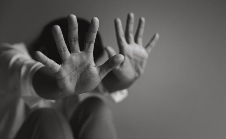 Seguro amplia papel social e incorpora apoio a mulheres em cenário de aumento da violência doméstica
