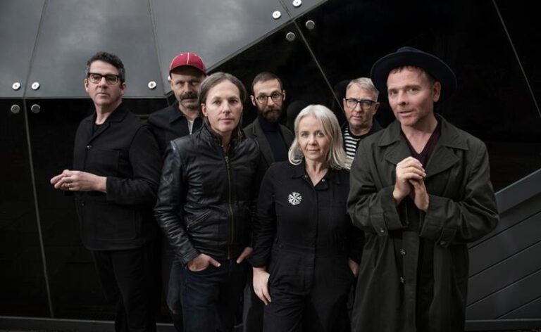 Belle and Sebastian lança o novo single “It Only Takes One Lion”