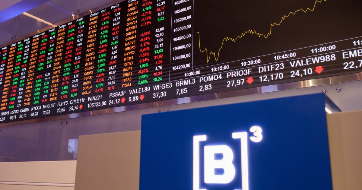 Ibovespa sobe impulsionado por pesquisa eleitoral e valorização do petróleo