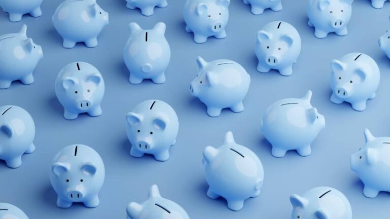 Educação financeira: por que deixar os filhos errarem com a mesada é fundamental